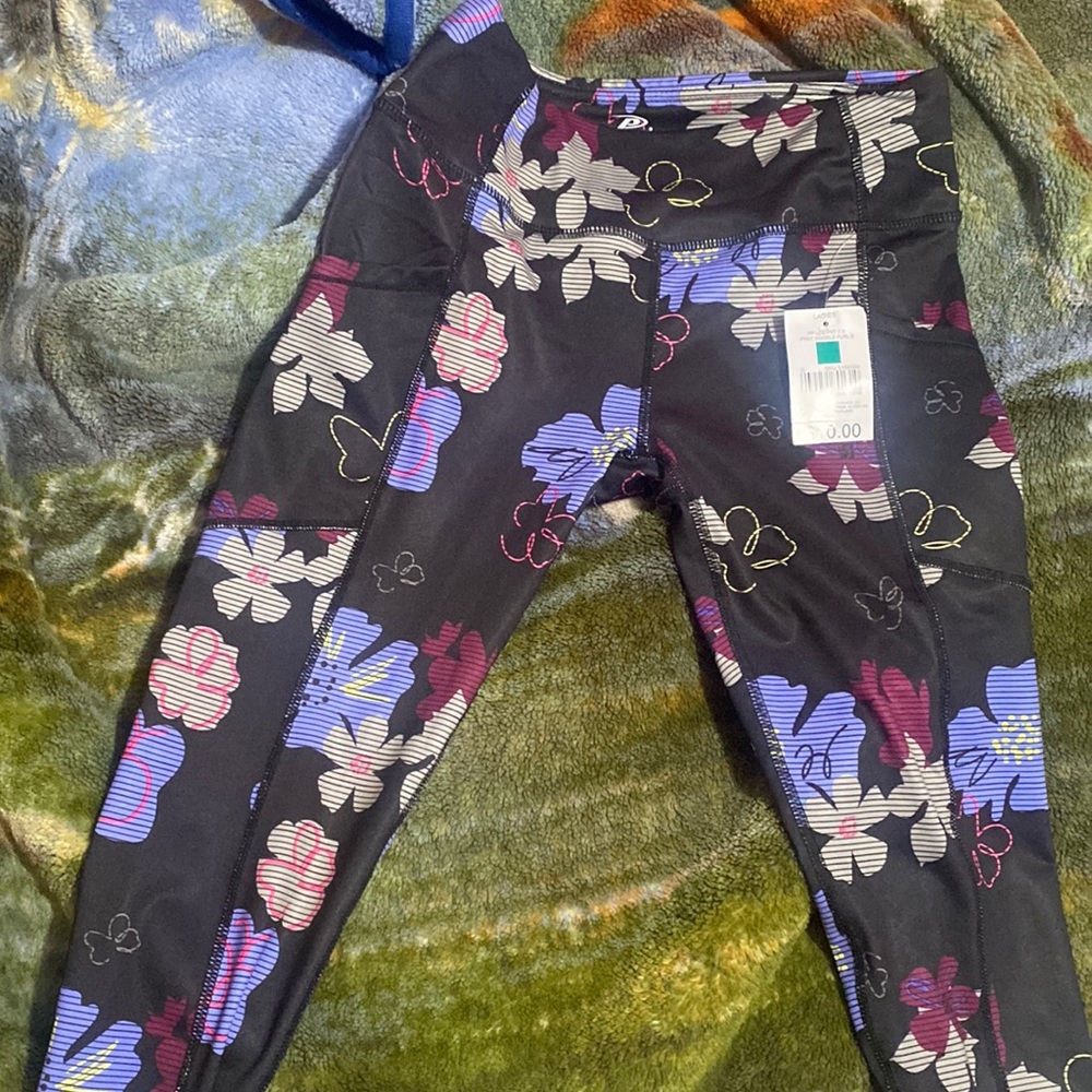 Ladies size small leggings new with tags
